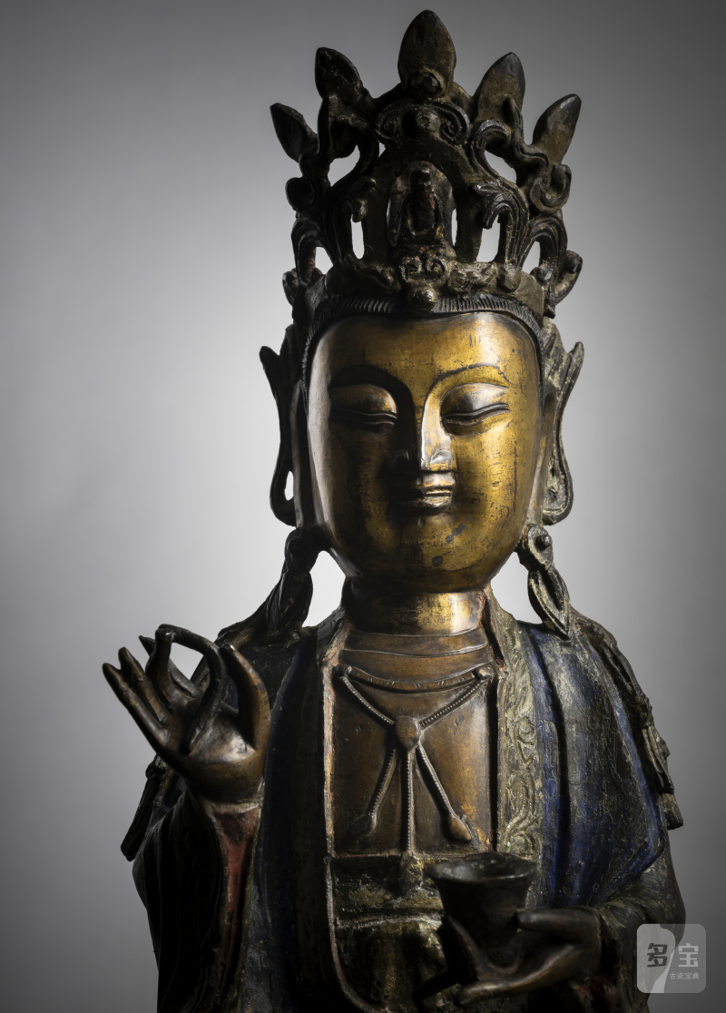 Polychrome painted and partially fire-gilt bronze of the crowned Guanyin - 图4